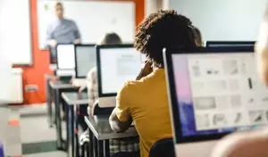 Graphic Design Training: Concepts, Techniques, and Learning Frameworks