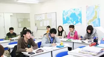 Japanese Language Courses: Foundations, Mechanisms, and Educational Context