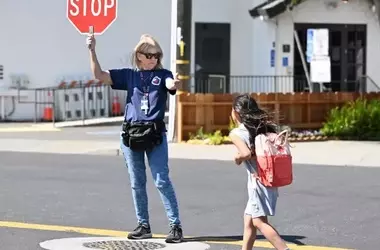 A Heartwarming Guardian: Sandy Gale's Dedication to Student Safety