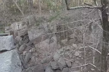 Tragic Accident at Purgatory Chasm: A Mother's Unfortunate Journey