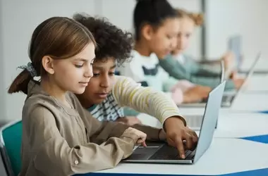 Reclaiming Traditional Learning: The Battle Against Excessive Screen Time in Schools