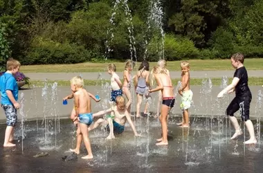 Dutch Children Top Global Well-being Rankings Amidst Notable Exceptions