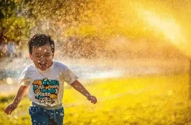 The Pressure of Being a "Summer Mom" in the Age of Social Media
