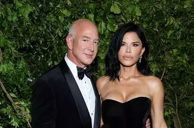 Bezos & Sánchez’s Venetian Wedding Drama: Protesters Clash With Billionaire Nuptials