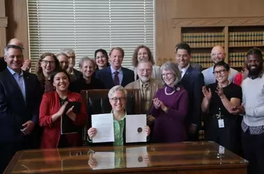 Oregon's Campaign Finance Reform Faces Potential Delay Amid Legislative Debate