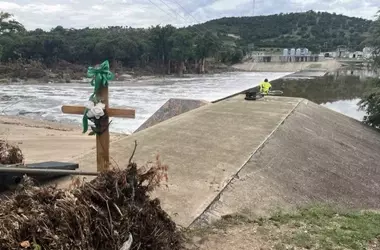 Texas Flash Flood Aftermath: The Search for the Missing Intensifies in Lakes