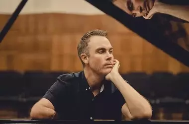 One Hand, Limitless Sound: Nicholas McCarthy's Journey to the Proms Stage