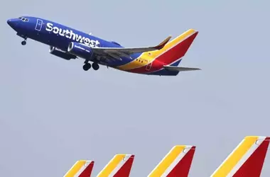 Southwest Flight's Dramatic Descent Averts Mid-Air Catastrophe