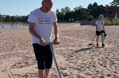 Helsinki Battles Goose Droppings on Beaches with Innovative Cleaning Solution