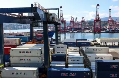 US Imposes New Tariff Rates with Revised Implementation Dates