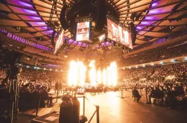 Dungeons & Dragons: From Living Room to Stadium Stages