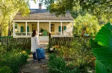 The Art of Being an Exemplary Houseguest: A Guide to Gracious Stays