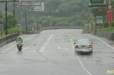 Typhoon Doksuri's Path Shifts, Potentially Spreading Rain Across Taiwan