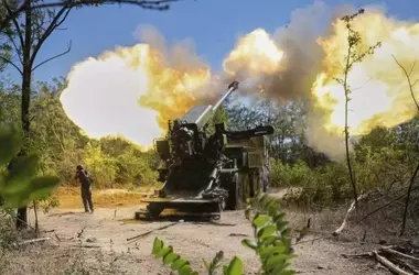 Escalation Amidst Diplomacy: Russia's Aerial Assault on Ukraine's Western Regions