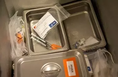 US States Diverge on Vaccine Policies Amid Political Tensions