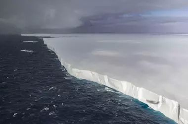 The Grand Finale of Iceberg A23a: A Natural Spectacle Unfolds