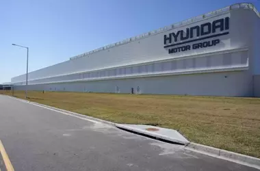 Immigration Crackdown at Georgia's Hyundai Site Leads to Mass Detentions