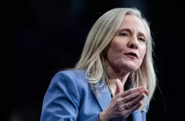 Democrat Abigail Spanberger Secures Virginia Governorship Amidst Economic and Social Debates