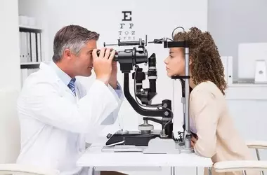Ophthalmic Assistant Course: Educational Focus, Core Knowledge, and Professional Context