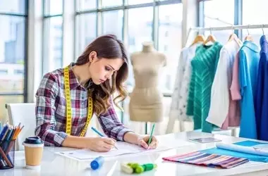 Fashion Design Training: Educational Structure, Creative Mechanisms, and Industry Context