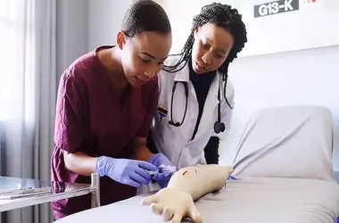 Registered Nurse Training: Educational Structure, Mechanisms, and Global Context