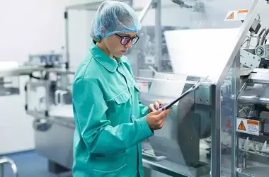 Pharmaceutical Education Courses: Structure, Scientific Foundations, and Learning Systems