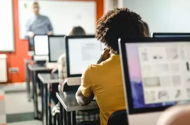 Graphic Design Training: Concepts, Techniques, and Learning Frameworks