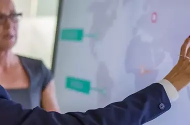 Choosing a Business Management Course: A Practical Guide