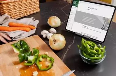 Nutritionist Training: Knowledge Systems, Clinical Applications