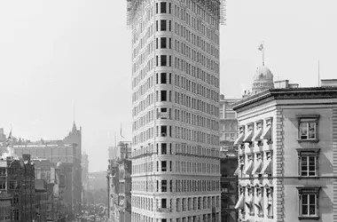 Reviving History: The Flatiron Building's Revolving Door Restoration