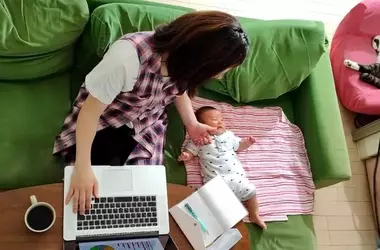 Navigating Parenthood and Professional Life: Strategies for Working Parents