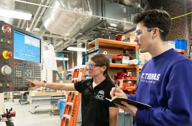 CNC Machine Training — A Neutral Technical Overview